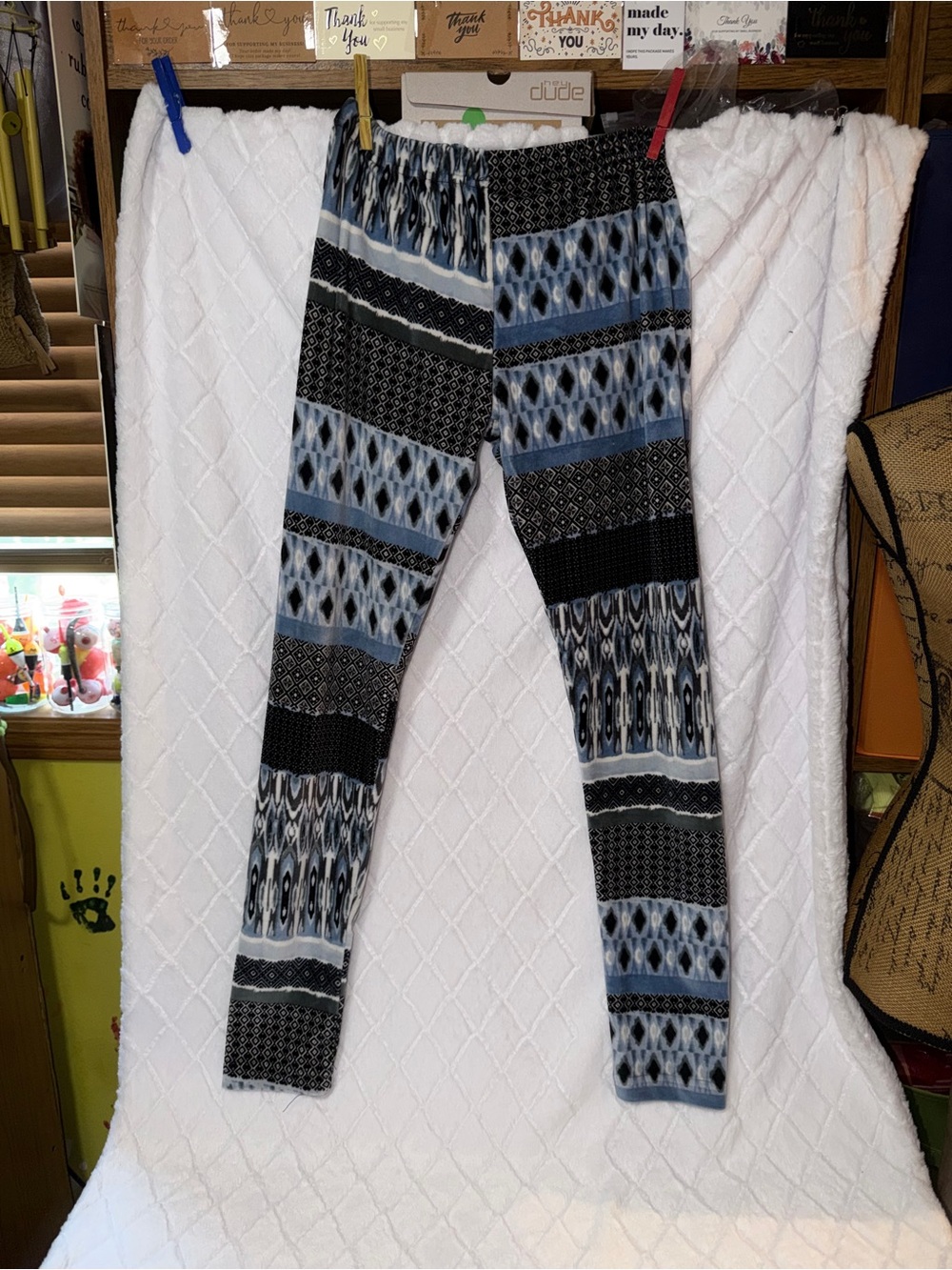Yelete Black and White Geometric Leggings